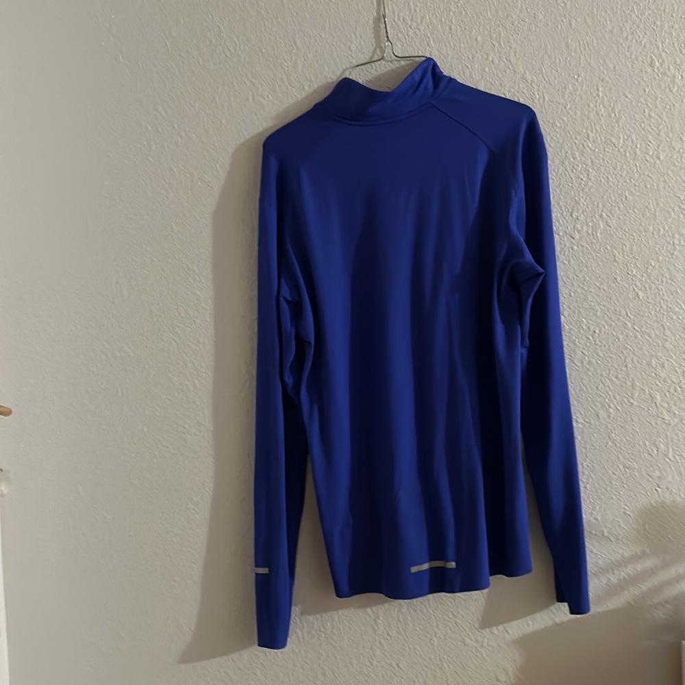 Nike - Picture 2 of 2
